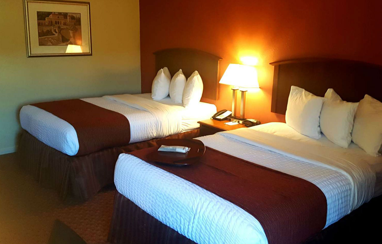 Hotel Western Hickory